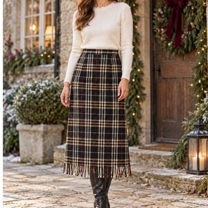 Briggs Petite Black Tan Red Plaid Wool Blend Fringe Long Midi Skirt Sz 8P Preppy